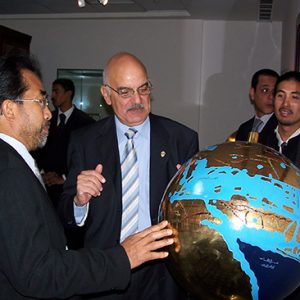 with H.E. Mr. Dato Seri Dr. Jamaludin Bin Jarjis, Minister of Science, Technology and Innovation in Malaysia 